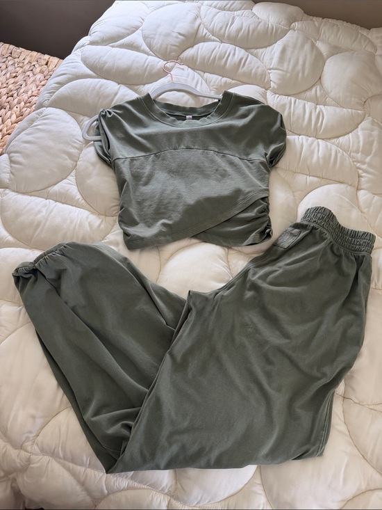 FP Movement by Free People Pants - Free People Hot Shot Crossover Set